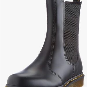 Dr Martens 2976 Hi Leather Chelsea Boot